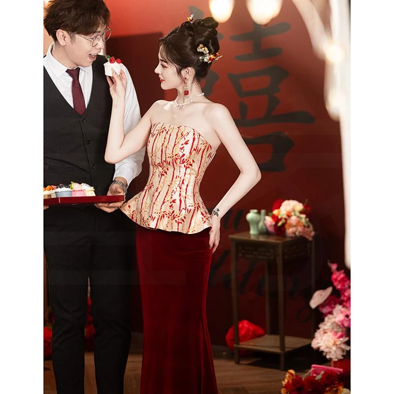 高档抹胸高端轻奢小众鱼尾红色礼服2025新款晨袍结婚敬酒服新娘连