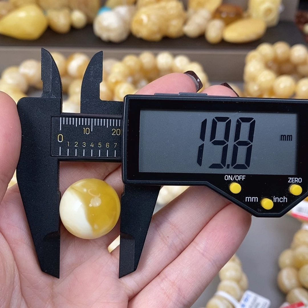 蜜蜡未镶嵌珠宝奇石4.33g