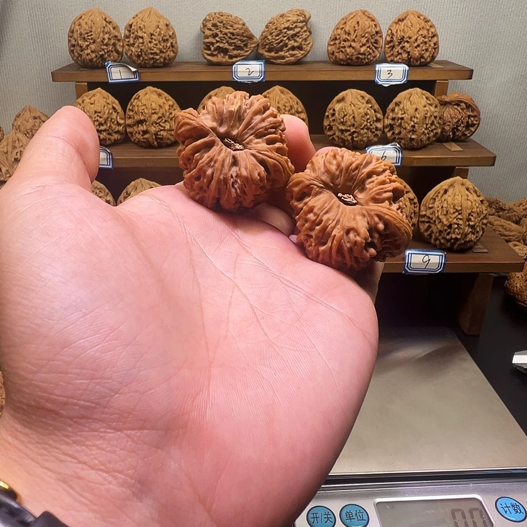 老***湿文玩核桃吊坠新宇南将石41精品