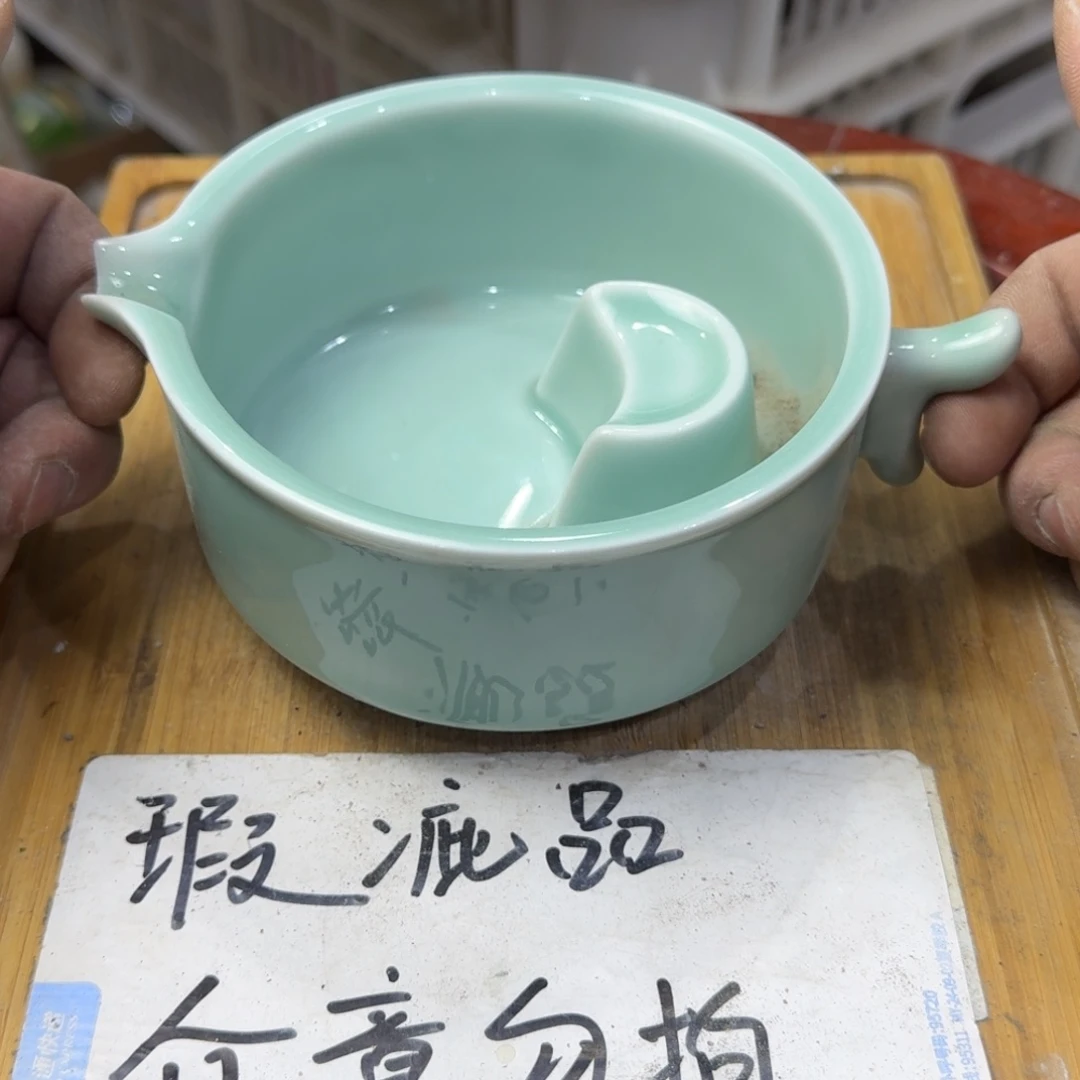 瑕疵介意勿拍陶瓷器皿A137