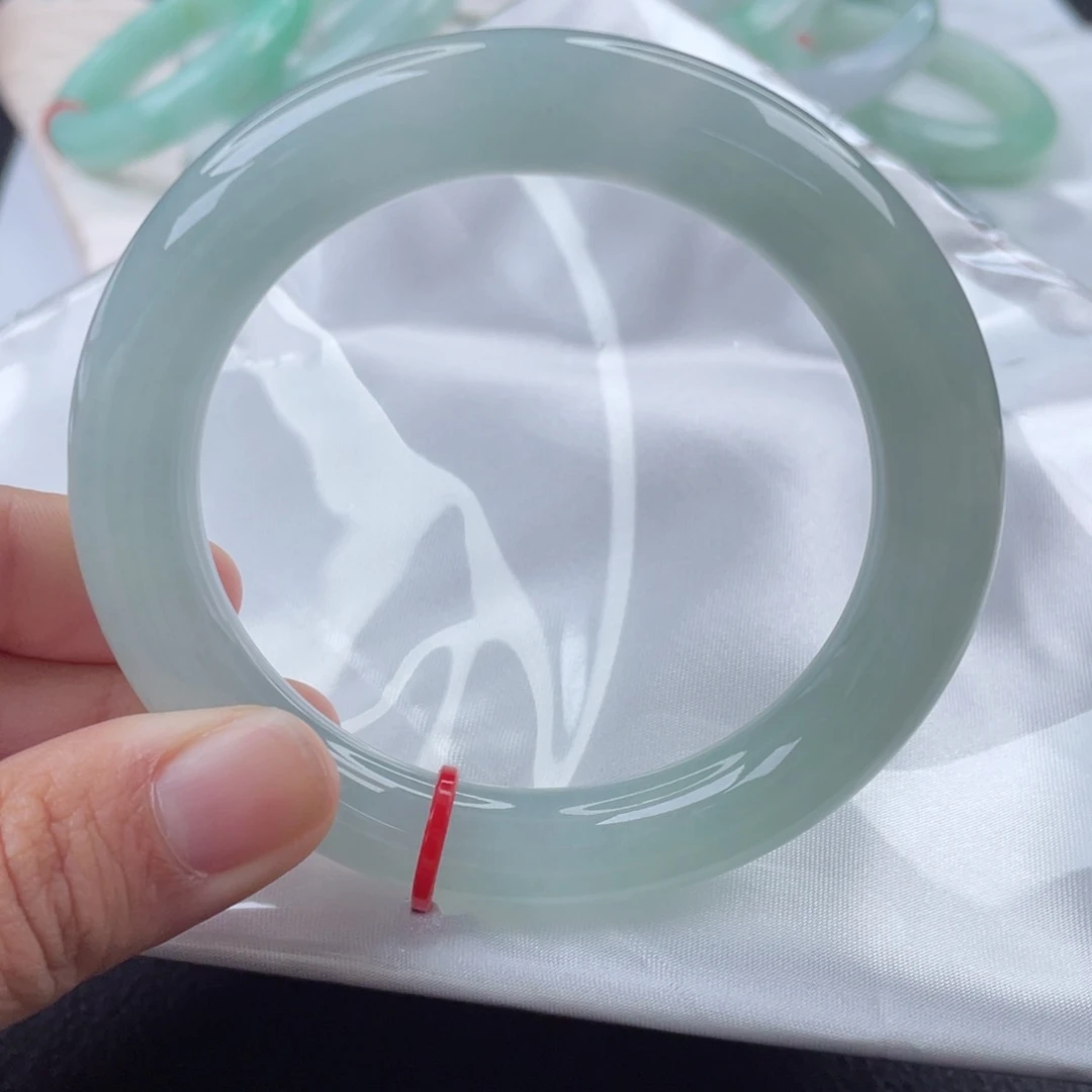 翡翠手镯（圆镯）未镶嵌56-57圈