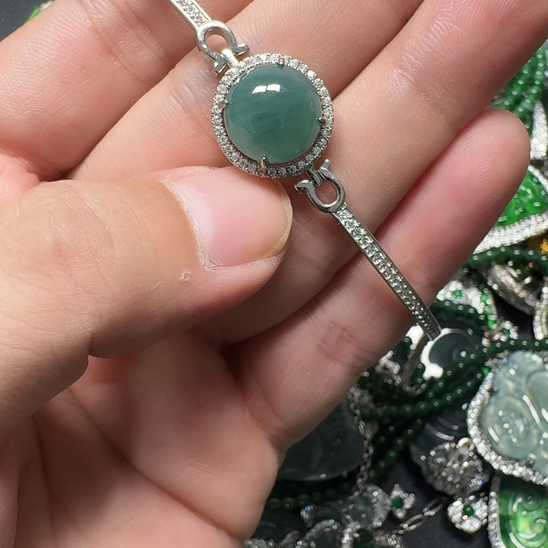 翡翠未镶嵌颈饰天然A货翡翠放漏