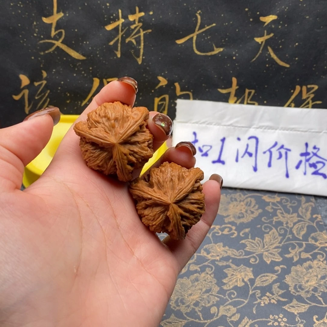 吊坠文玩核桃西**歌白狮子