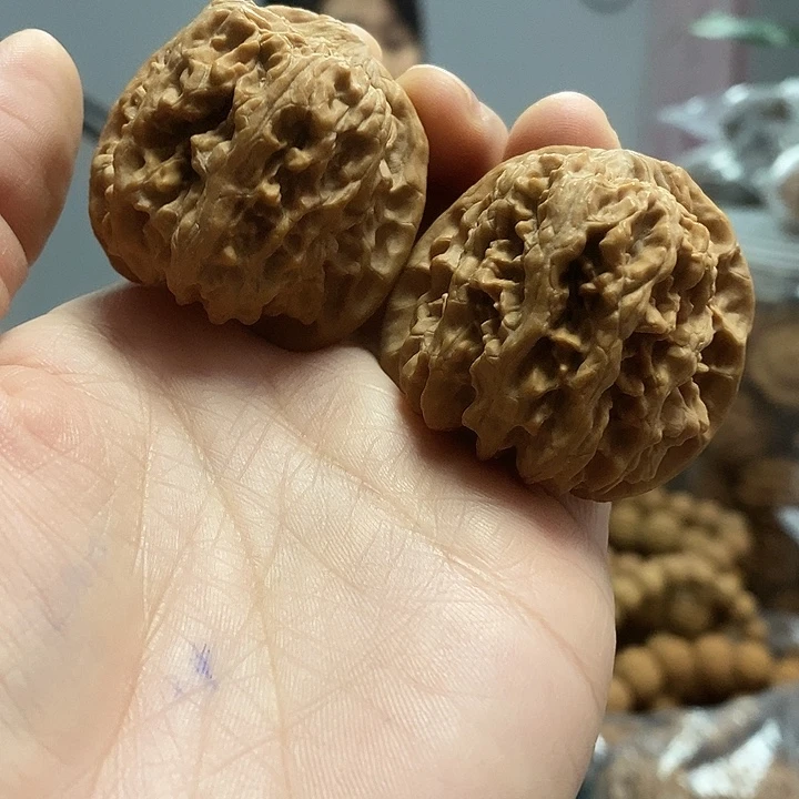 把件文玩核桃42蜡皮千佛山