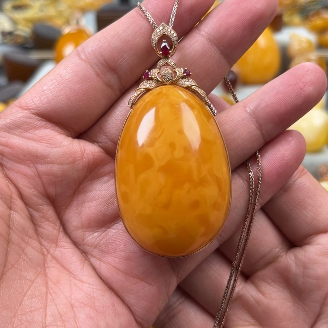 蜜蜡18K金镶嵌珠宝奇石