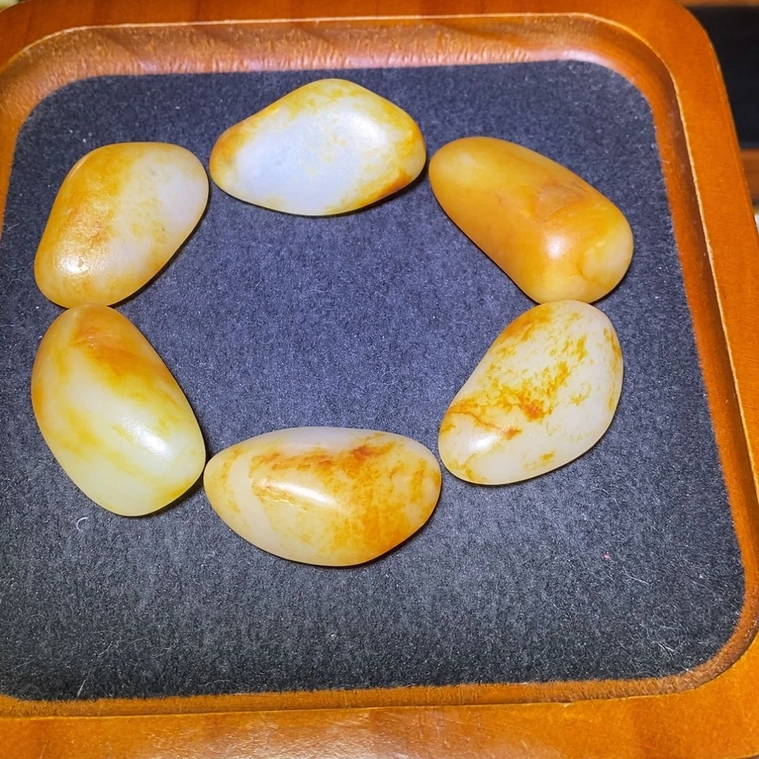 和田玉未镶嵌手串
