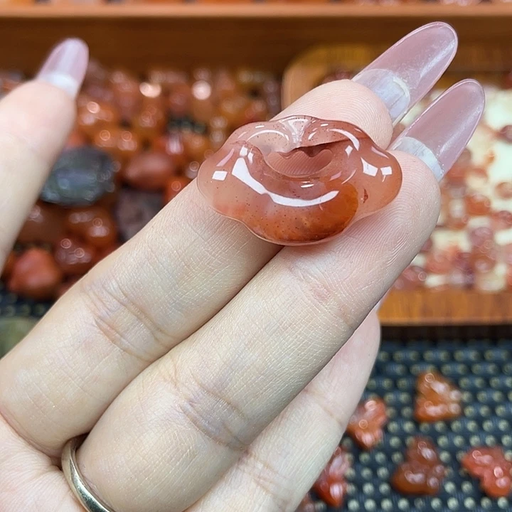 南红玛瑙未镶嵌颈饰平安锁