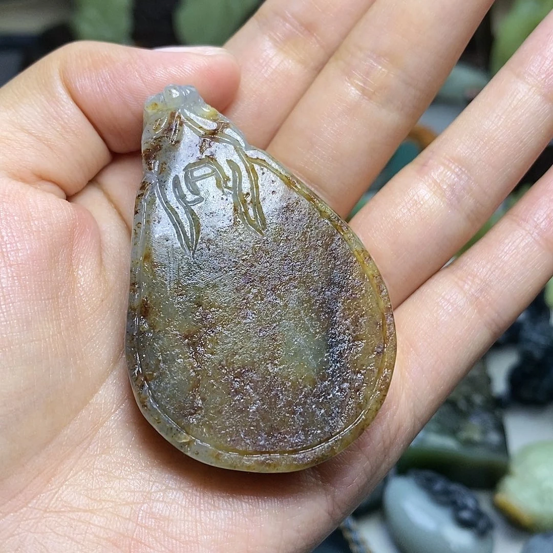 【闪购商品】和田玉未镶嵌颈饰阿*