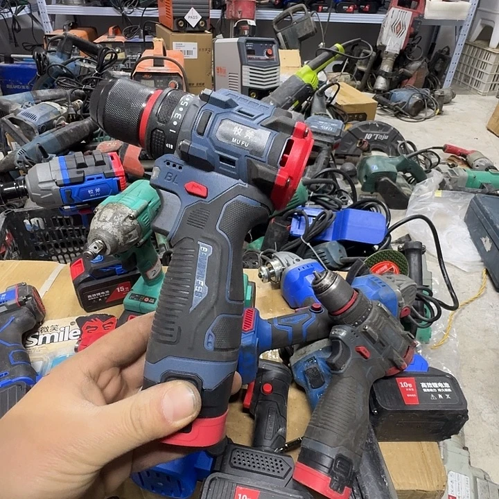 无刷小钢炮充电钻，一机2电一充