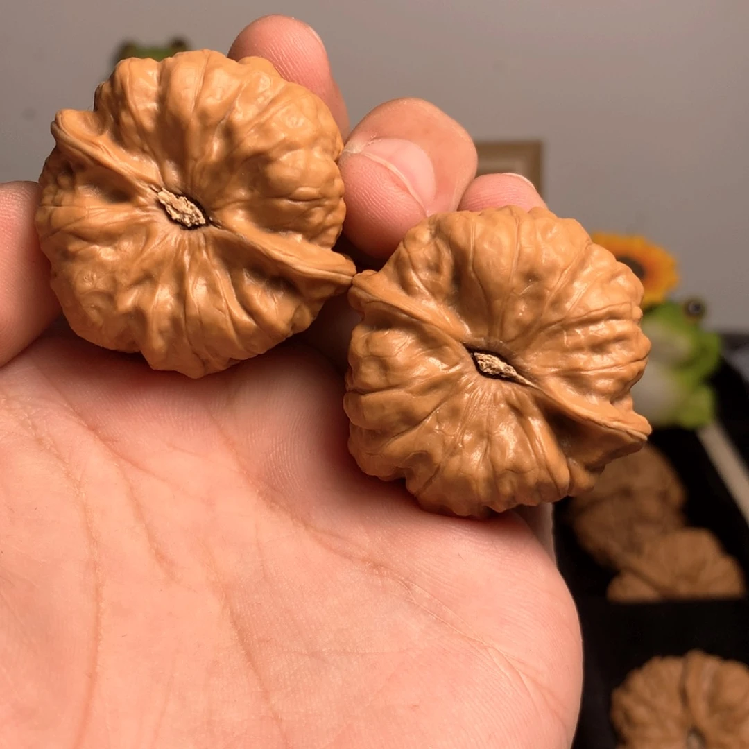 吊坠文玩核桃沦**.