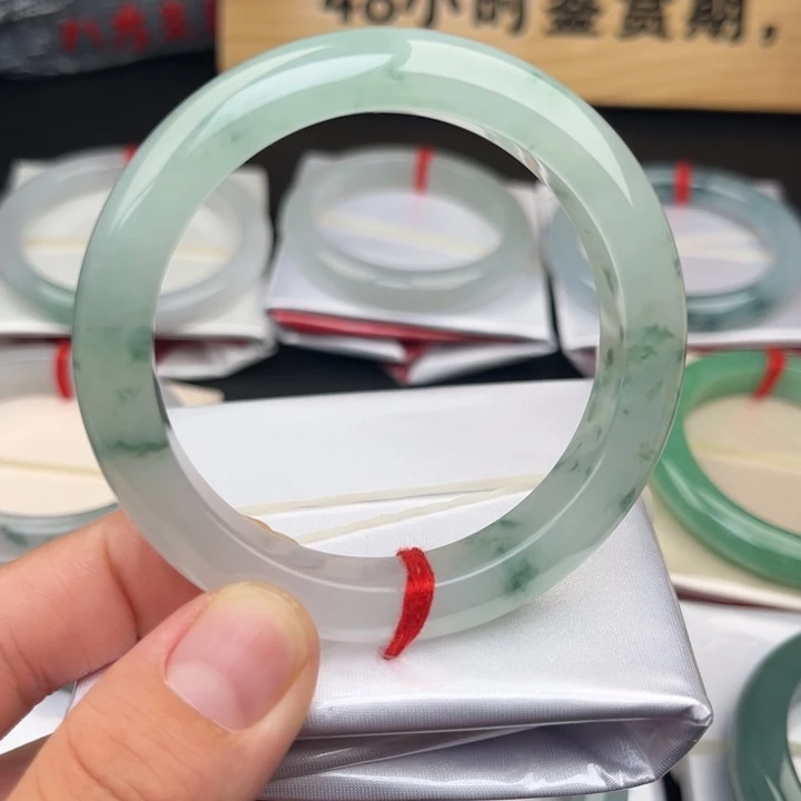 翡翠未镶嵌手镯手镯