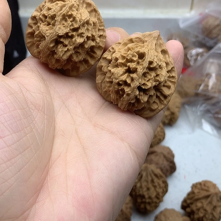 文玩核桃吊坠42大桃心