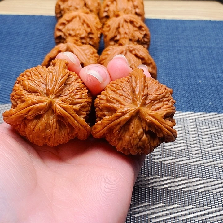 雞****文玩核桃吊坠三棱