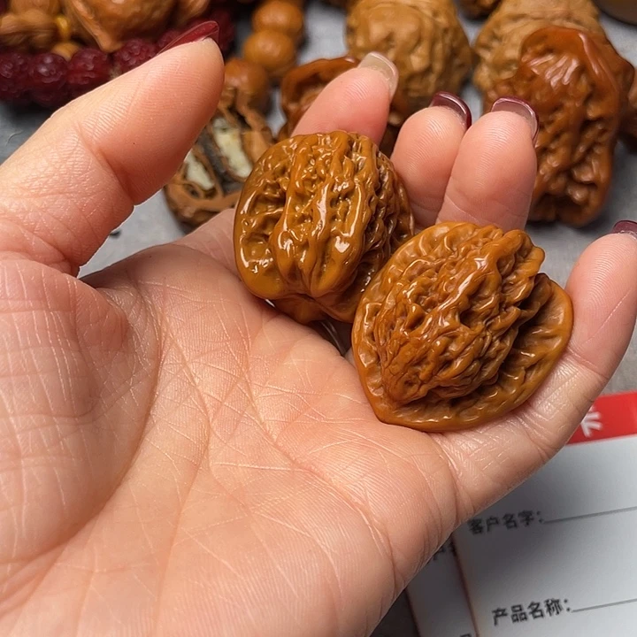 天***司文玩核桃吊坠霞云岭