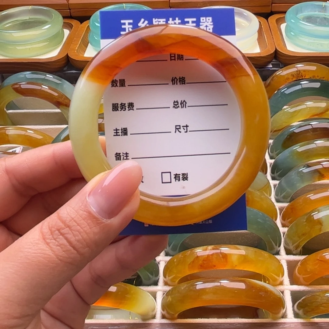 是***吖蛇纹石玉未镶嵌手镯