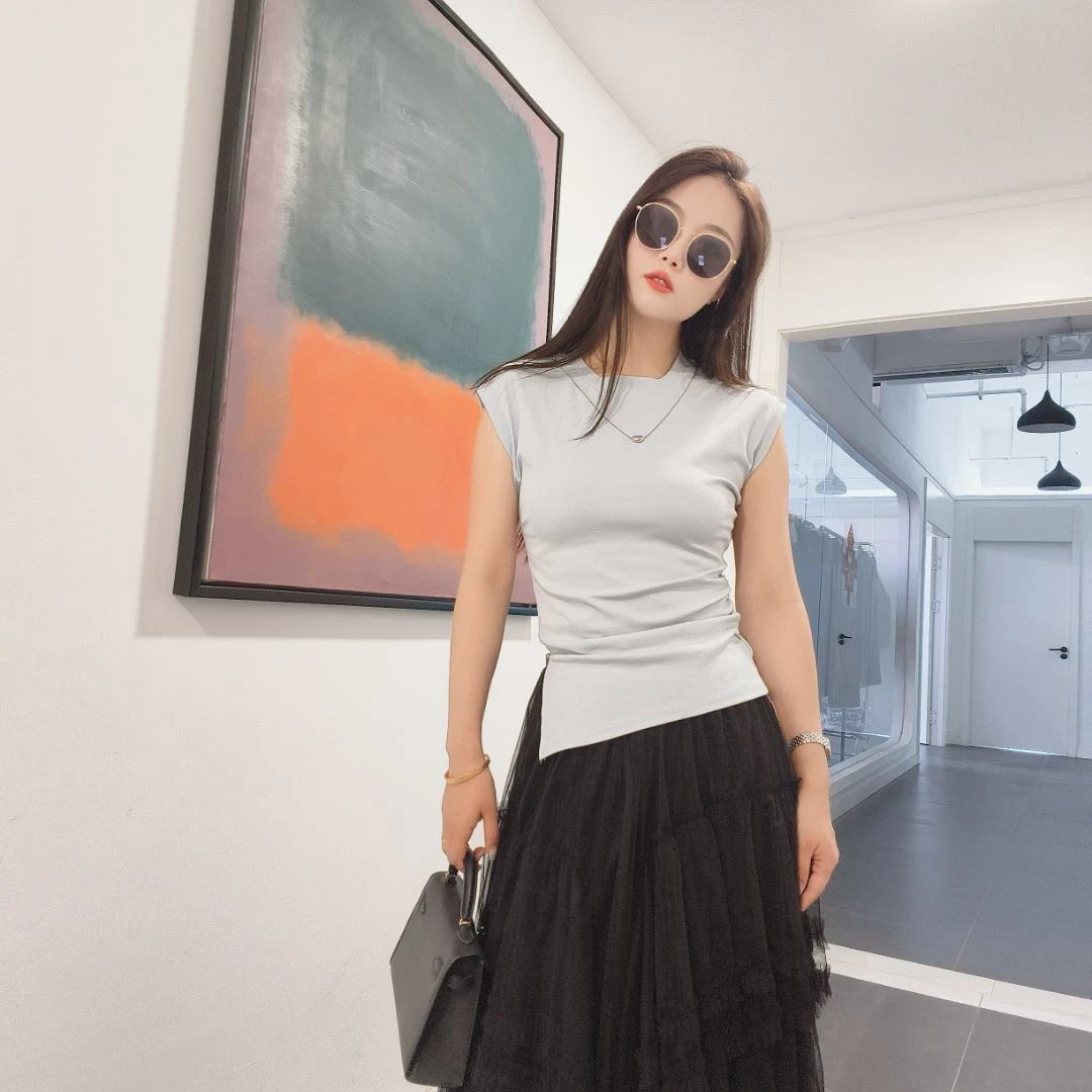 LannLann Girl韩系风圆领常规通勤短款褶皱T恤背心韩版时尚无袖