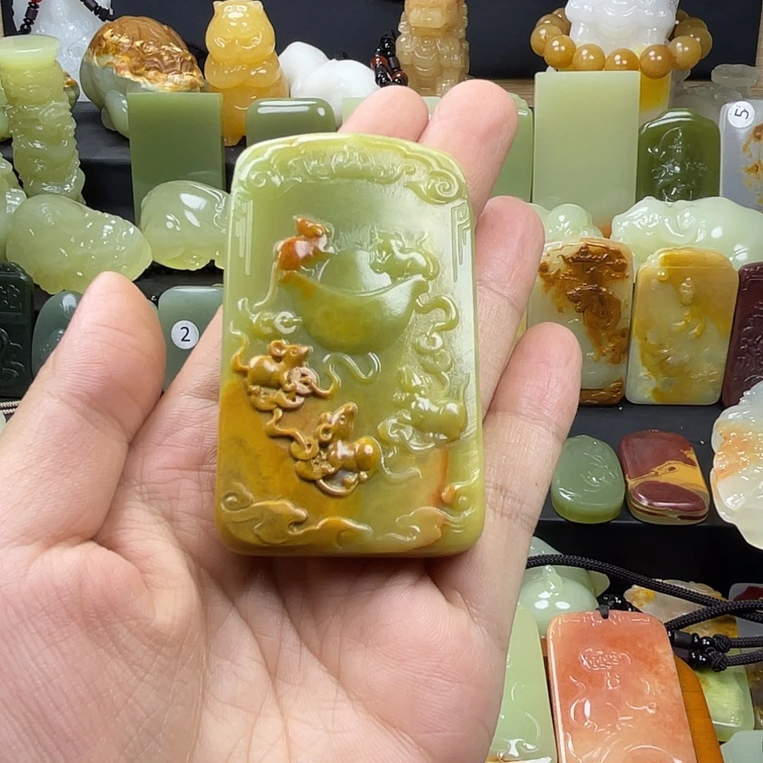 8****》时尚百搭款吊坠