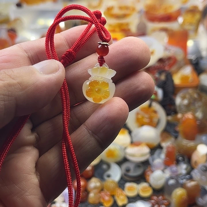 用***3玛瑙/玉髓未镶嵌颈饰