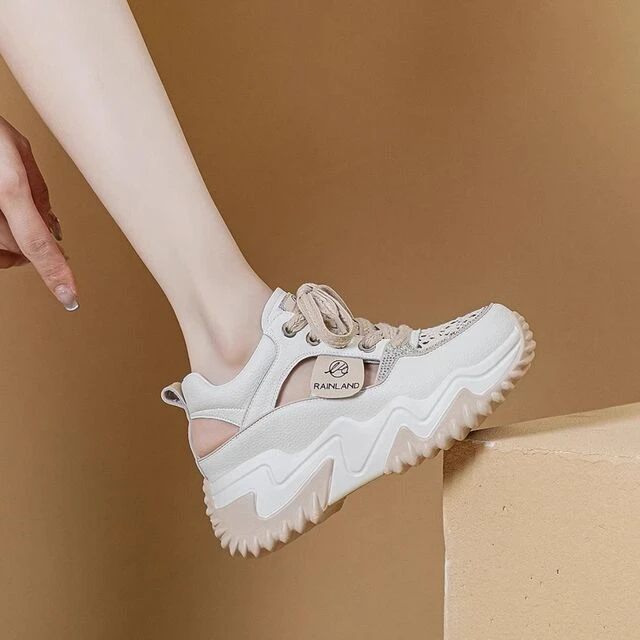 品牌休闲运动凉鞋女夏季新款镂空厚底洞洞鞋小个子内增高老爹鞋女