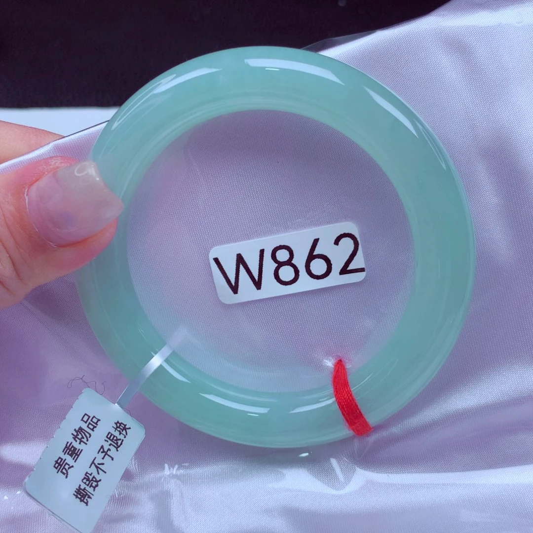 翡翠手镯未镶嵌手镯88