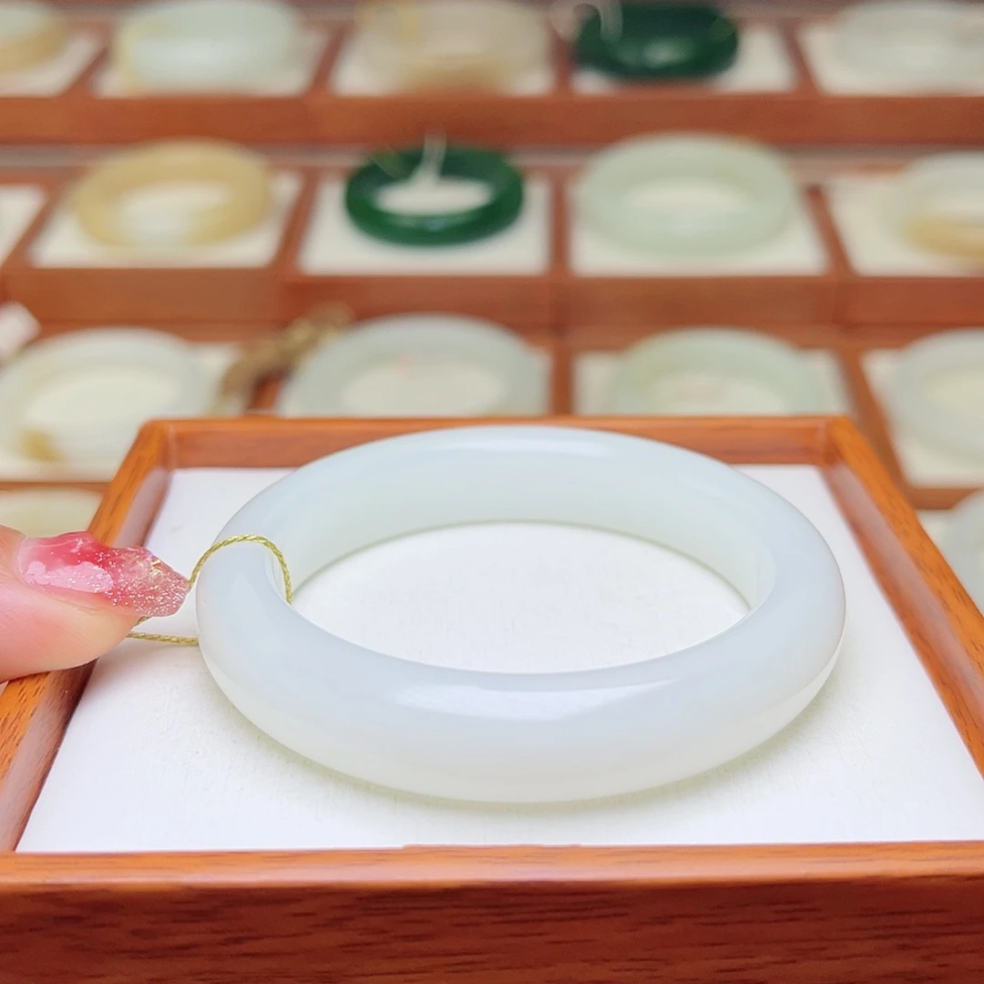 和田玉手镯未镶嵌51.8