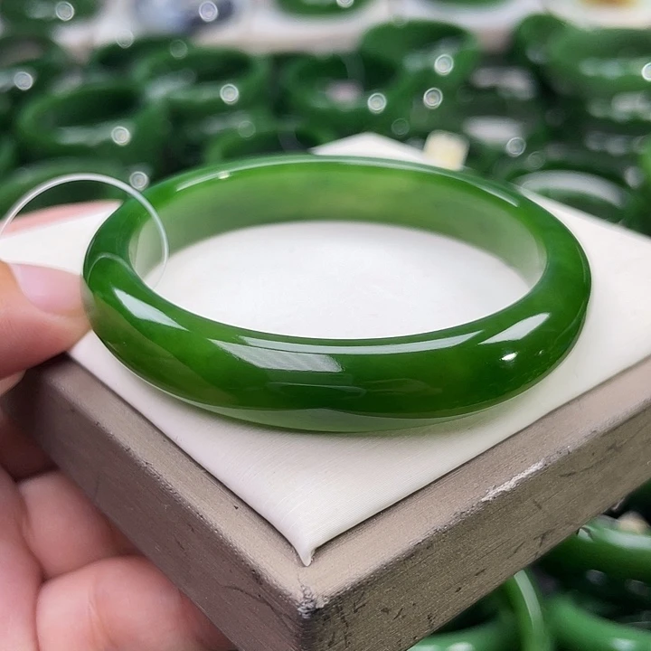 未镶嵌手镯和田玉（碧玉）