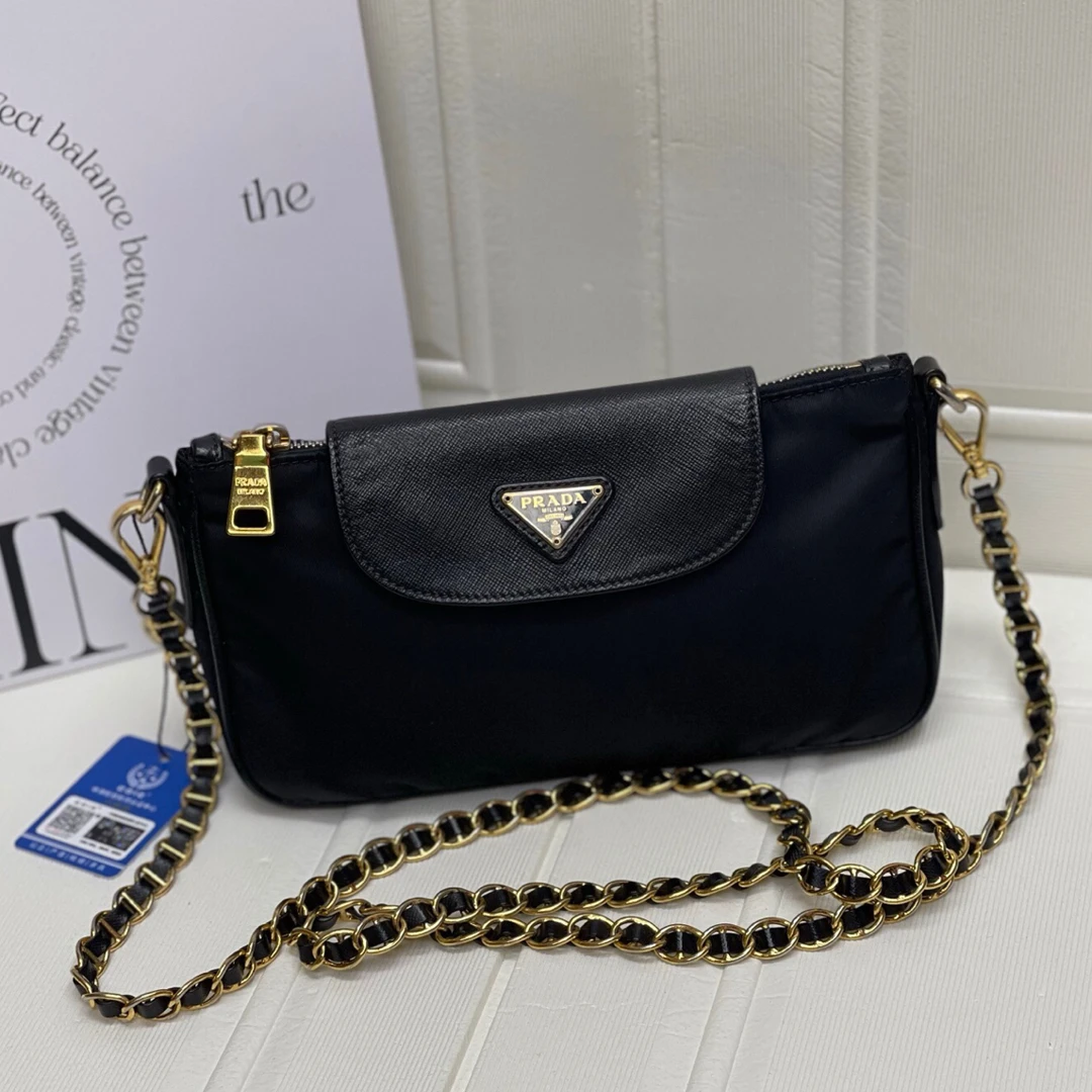 95新 Prada/普拉达 黑金链条包 尺寸21*12