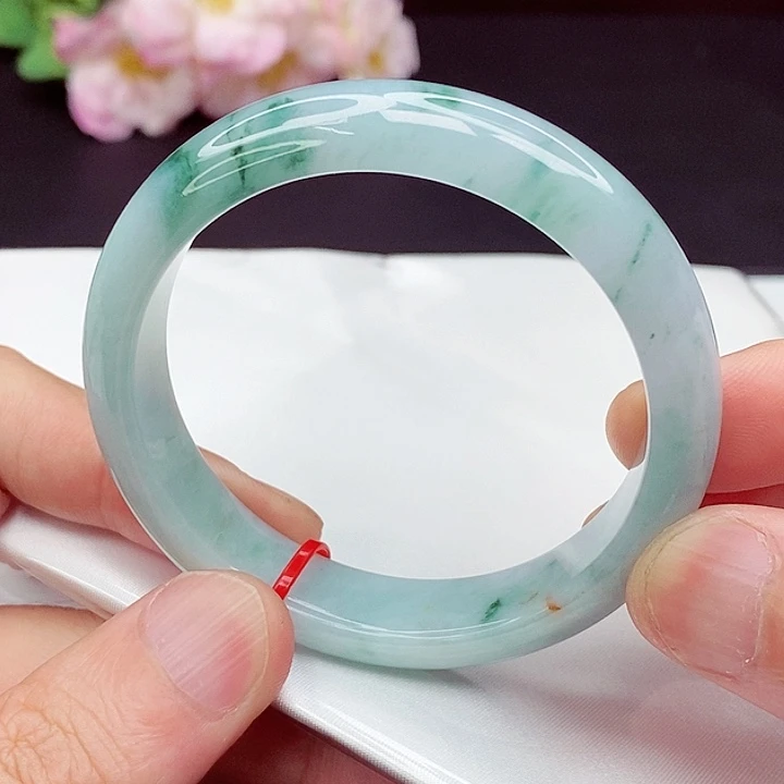 翡翠手镯未镶嵌55.6圈