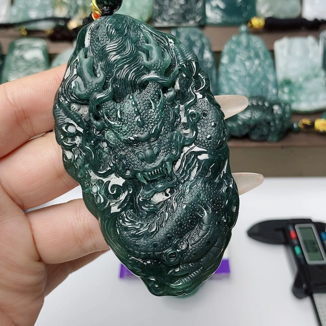 翡翠未镶嵌颈饰