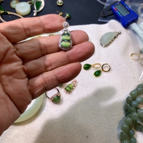 颈饰银S925镶嵌和田玉发****)