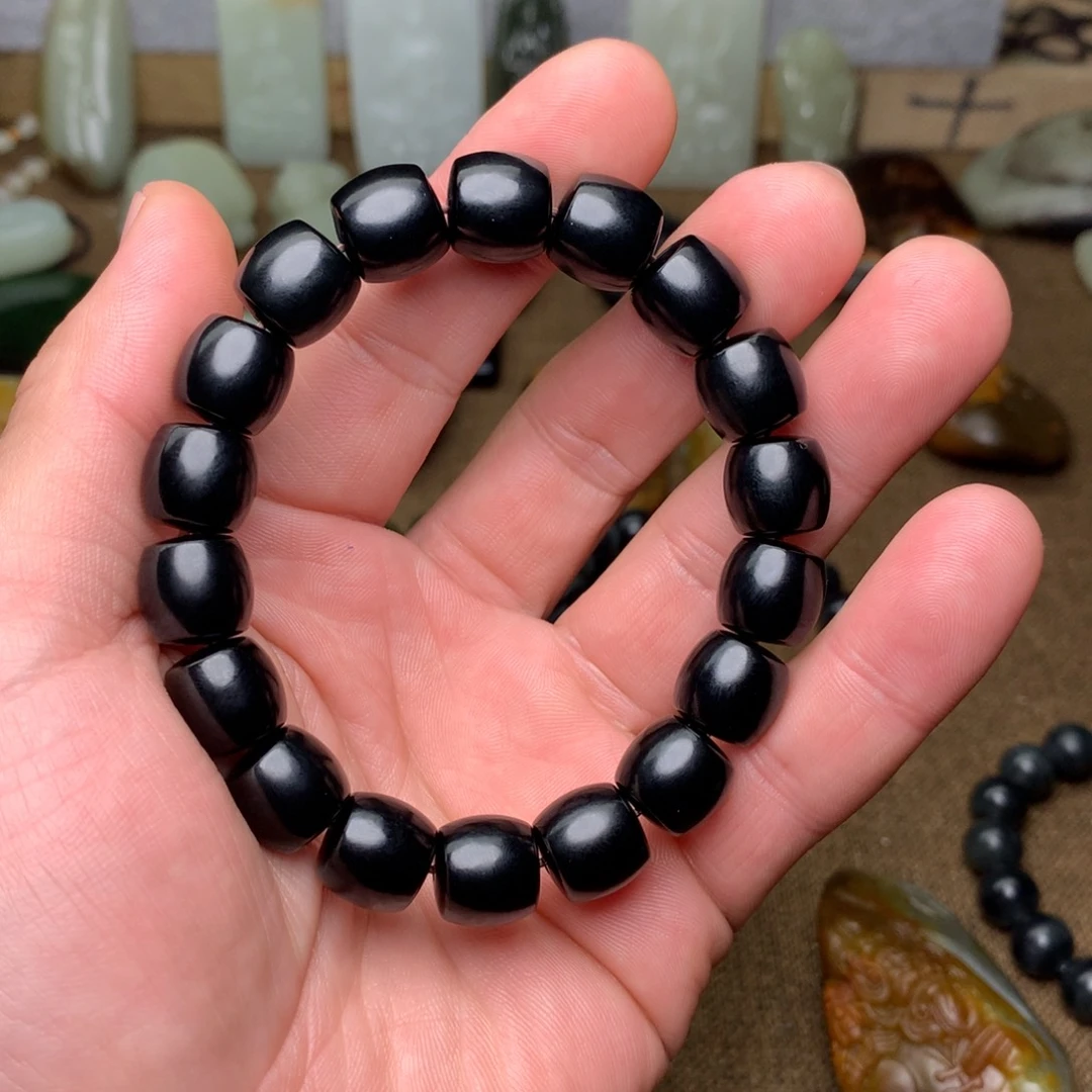 问***愧和田玉未镶嵌手链