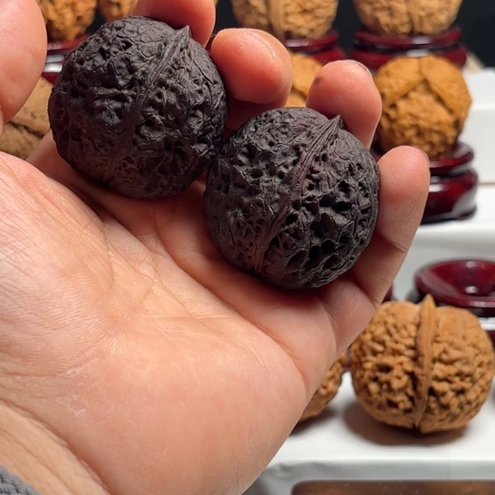 把件核桃39mm 黑珍珠 克重 56