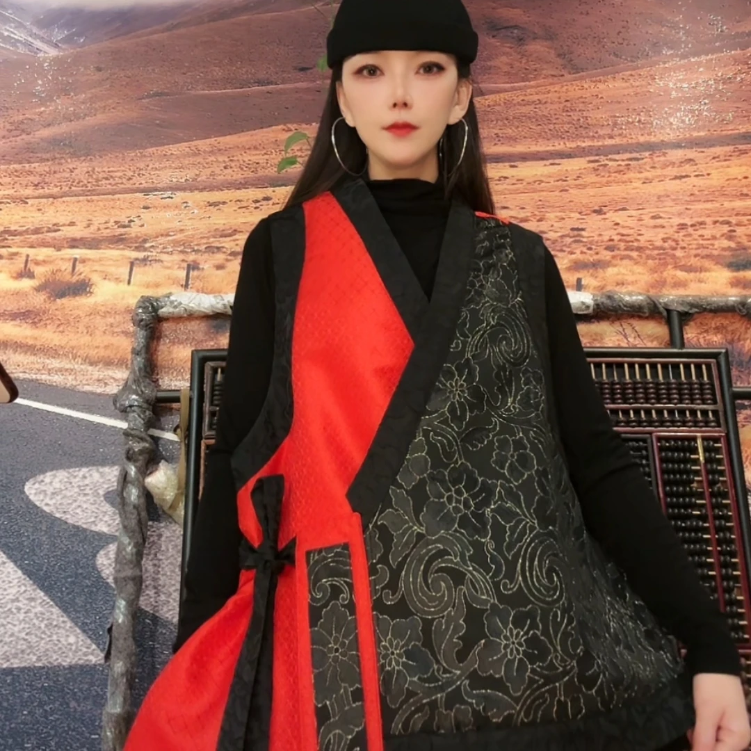 [东森家设计师款]侧面系绳小红提花马甲