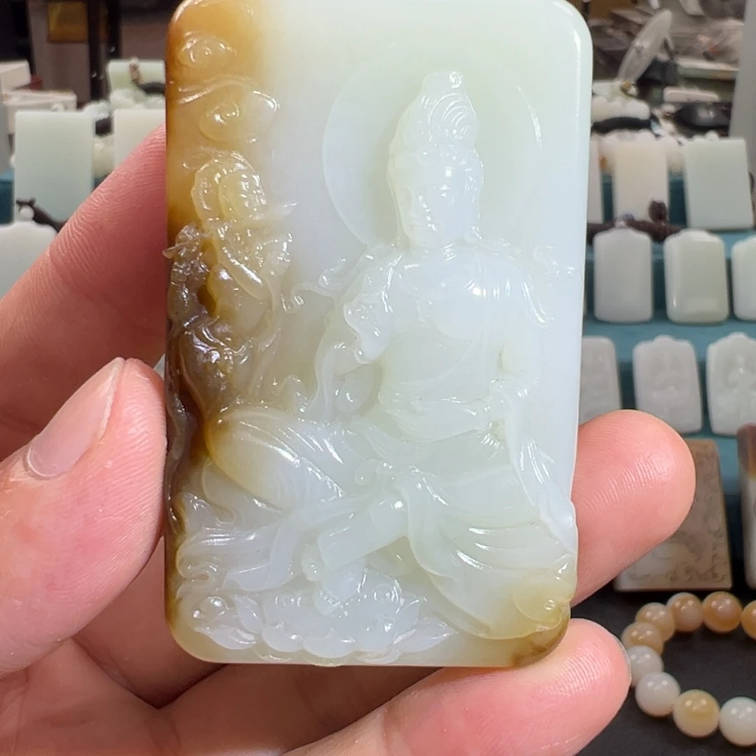 和田玉未镶嵌车挂