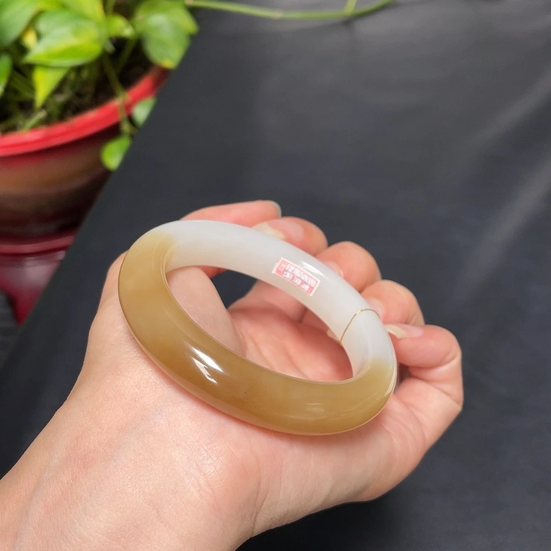 和田玉未镶嵌手镯-且末红糖