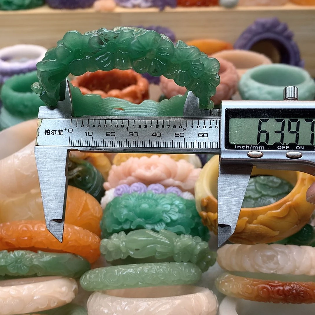 未镶嵌手镯石英质玉