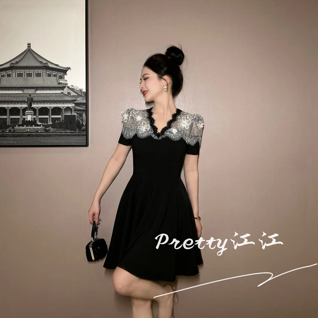 【冰冰定制 】显瘦蕾丝拼接复古连衣裙21584