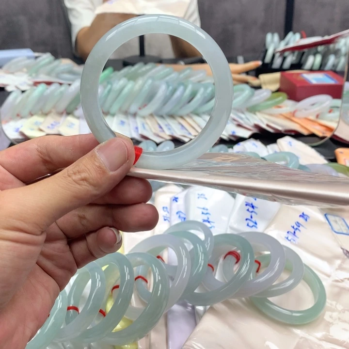 翡翠未镶嵌手镯宵*晴绿55到57