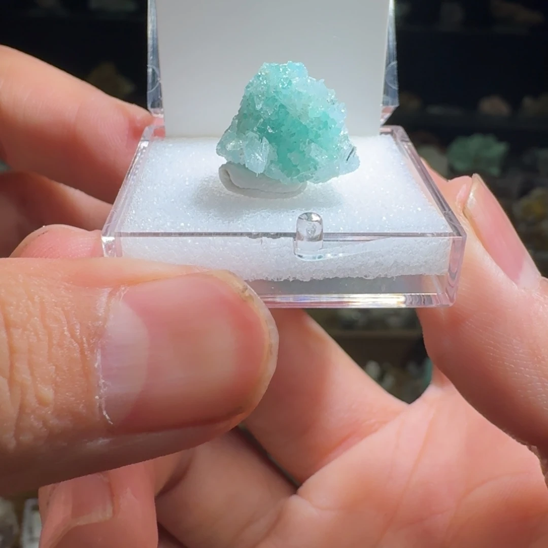 逍***年月下珠宝严选矿物