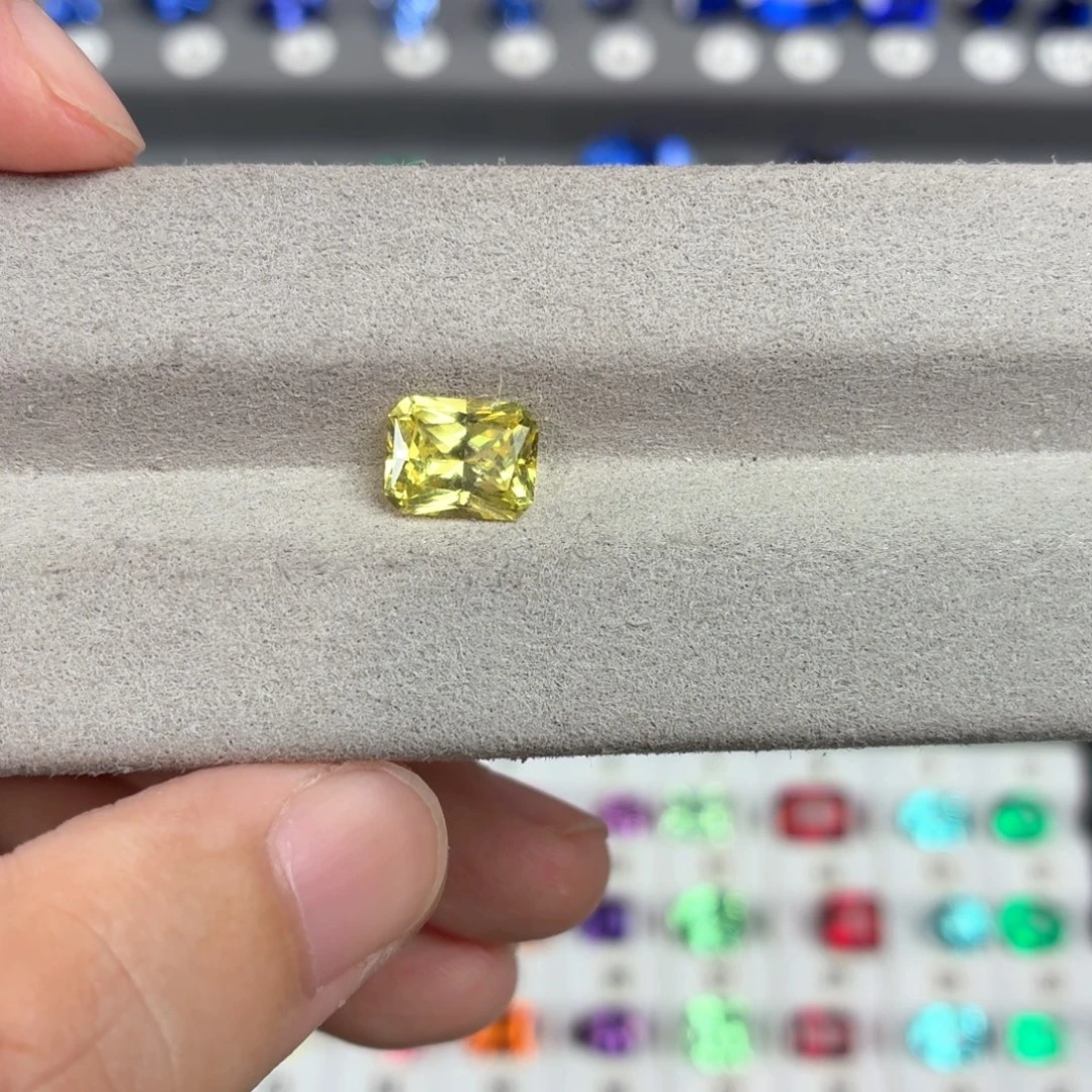 儿***爱合成（培育）蓝宝石裸石2.7ct