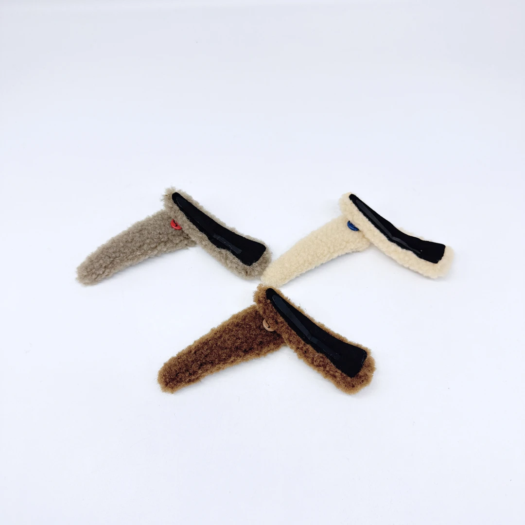 Mi33 毛绒小圆标三角BB夹 Y34059J3-1