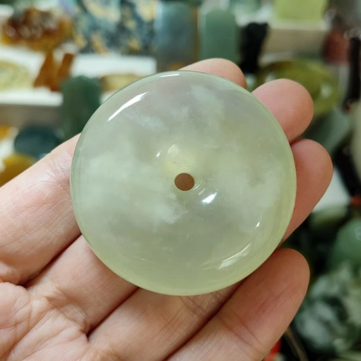 岫玉未镶嵌平安扣