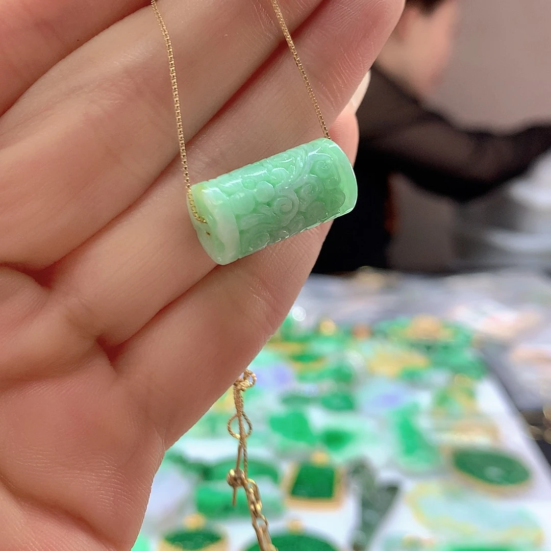 翡翠未镶嵌颈饰翡翠