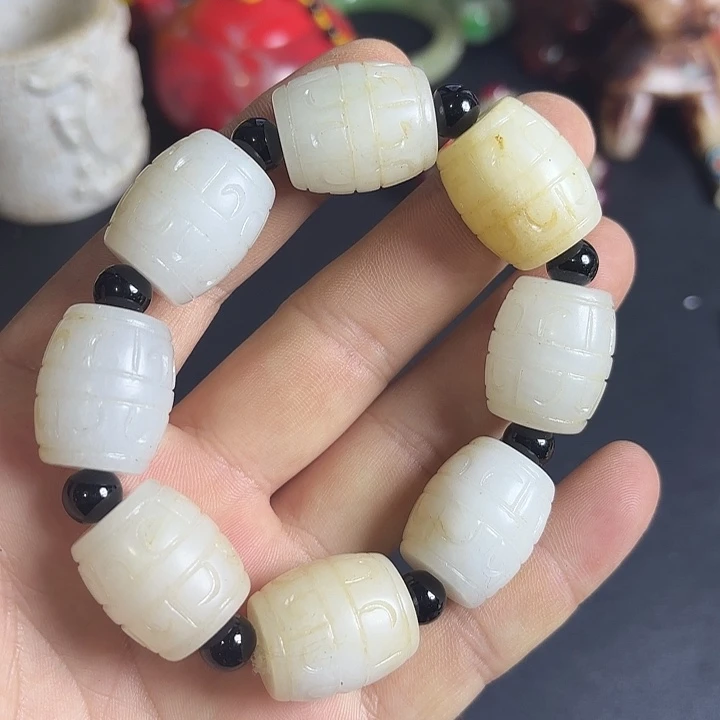 白玉菩提把件一个