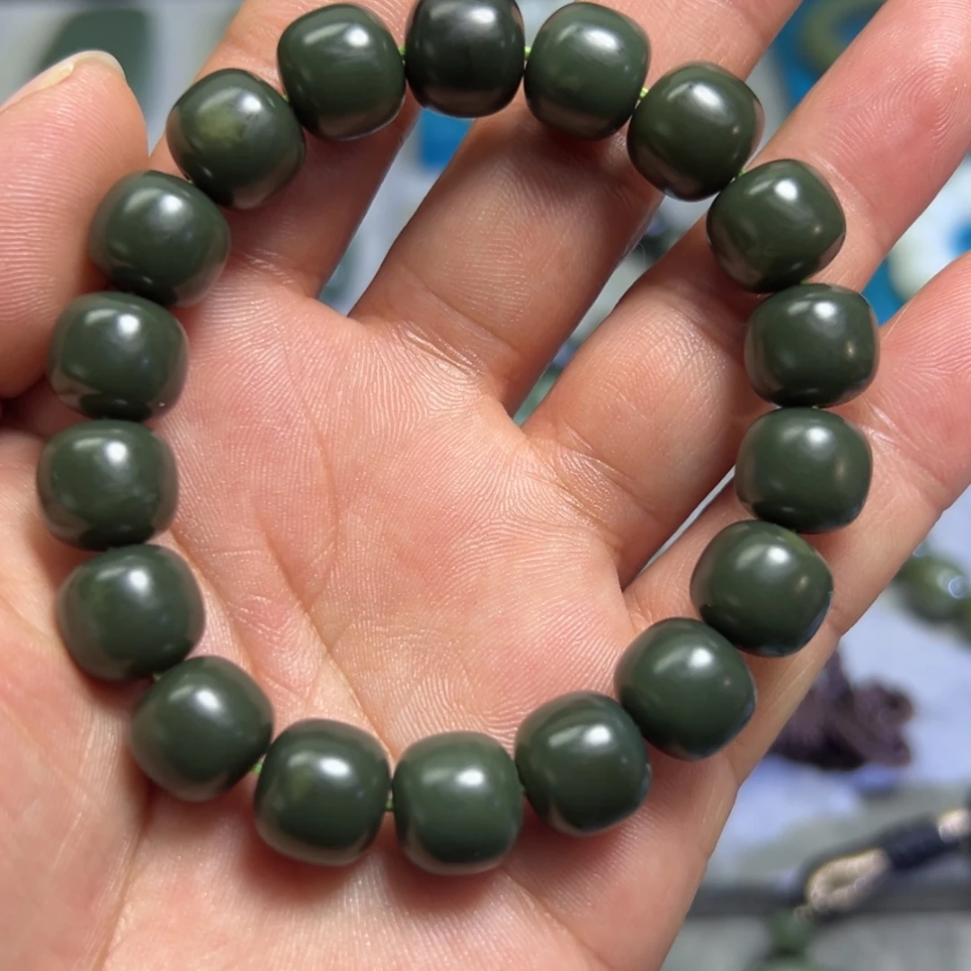 和田玉未镶嵌手链沙枣青风化皮卡12