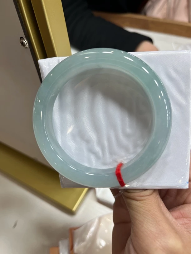 冰蓝翡翠手镯正圈