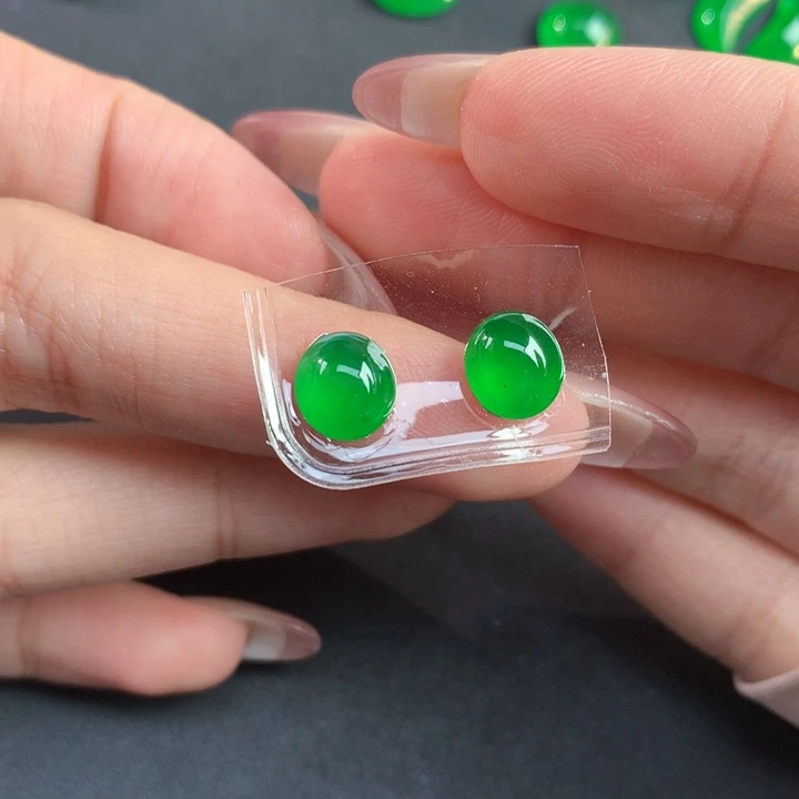 翡翠裸石7.84/7.15/4.24