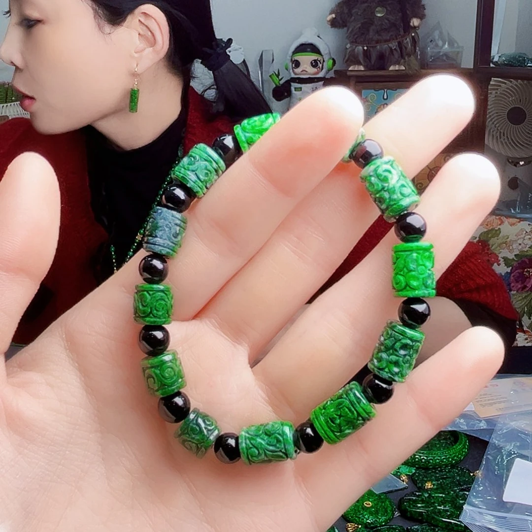 颈饰未镶嵌翡翠多样性