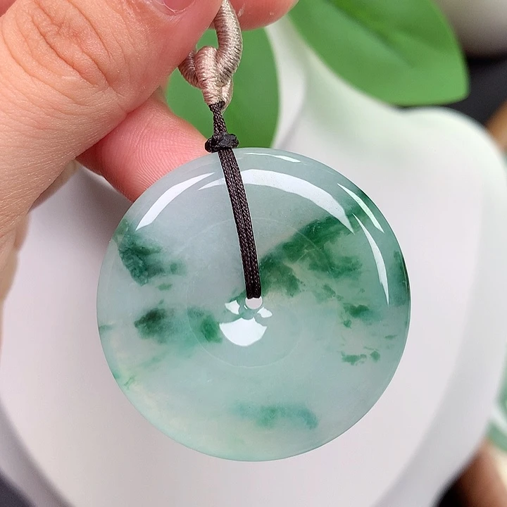 翡翠未镶嵌颈饰平安扣 37.9x5.7mm