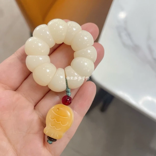 非金属布艺手链 蒜瓣大肠小手捻 可爱小鱼小众设计饰品礼物手把件